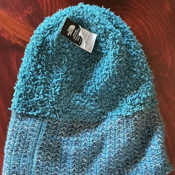 North Face Beanie - Picture 3 of 6